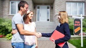 What Happens at Closing When Buying a House