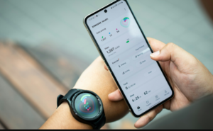 Smart Fitness Tracking Devices for Health Performance Monitoring